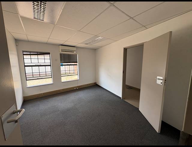 2,424M² WAREHOUSE TO LET IN SPARTAN
